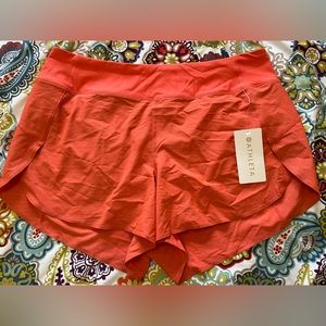 BNWT Athleta 3.5 Run With It Shorts